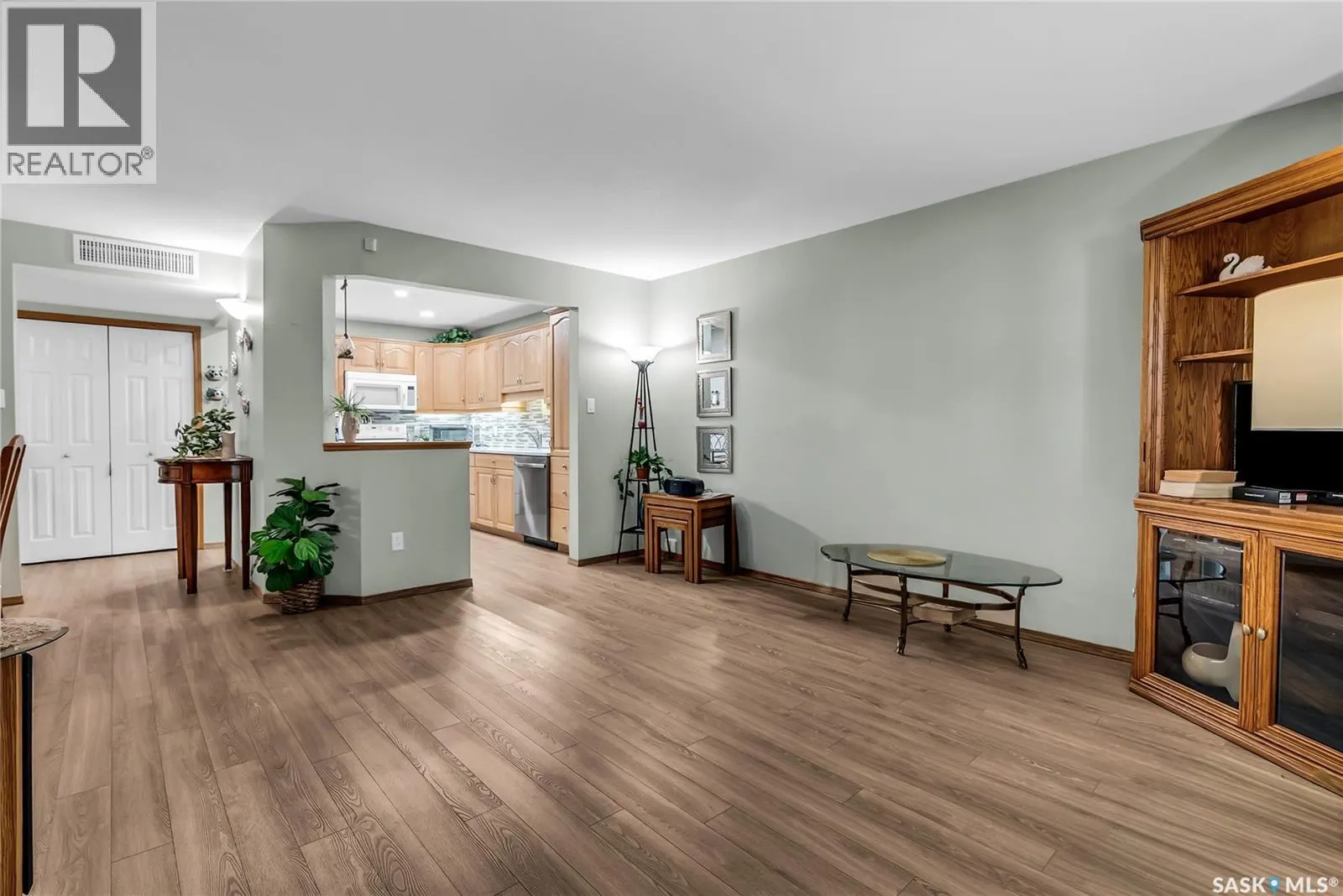 124 305 Pinehouse DRIVE