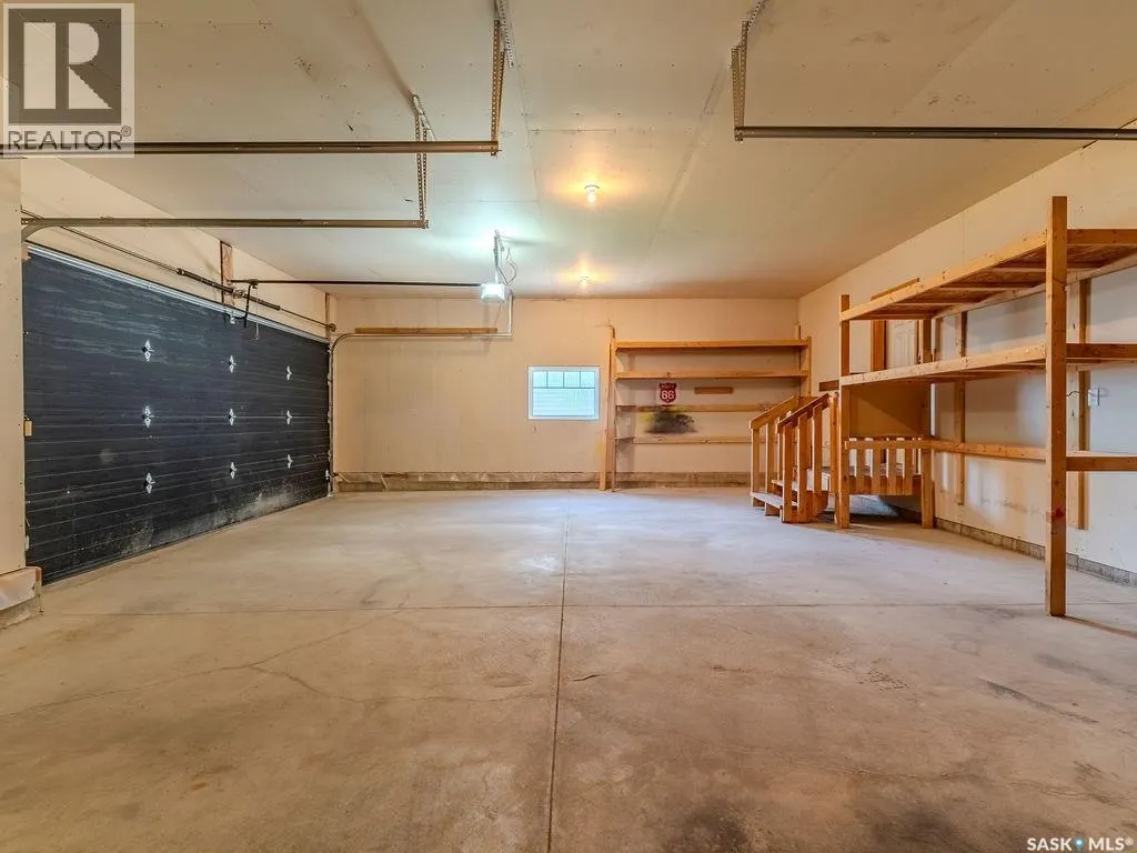 407 Gillies WAY
