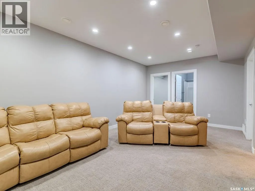 407 Gillies WAY