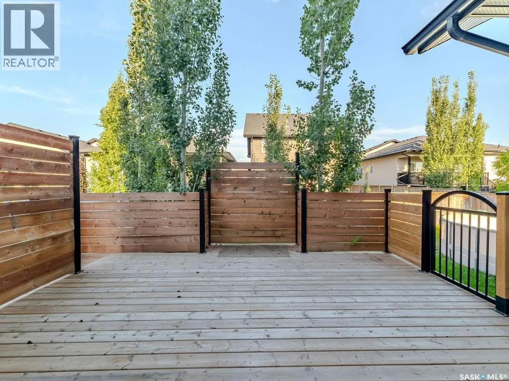 407 Gillies WAY