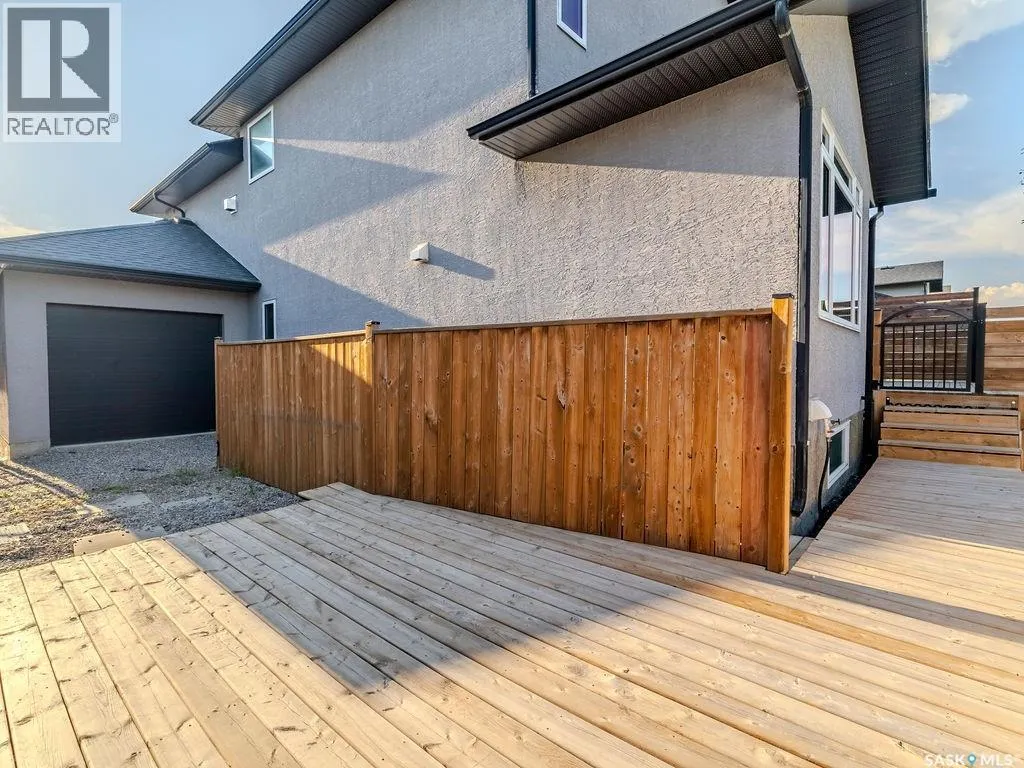 407 Gillies WAY