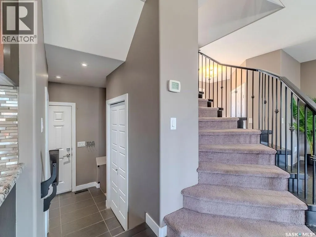 407 Gillies WAY