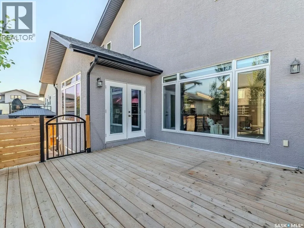 407 Gillies WAY