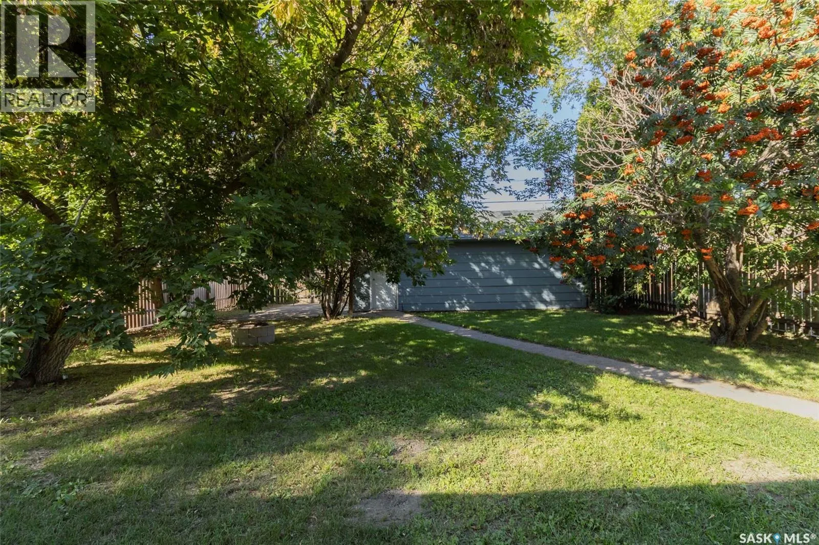 217 2nd STREET E