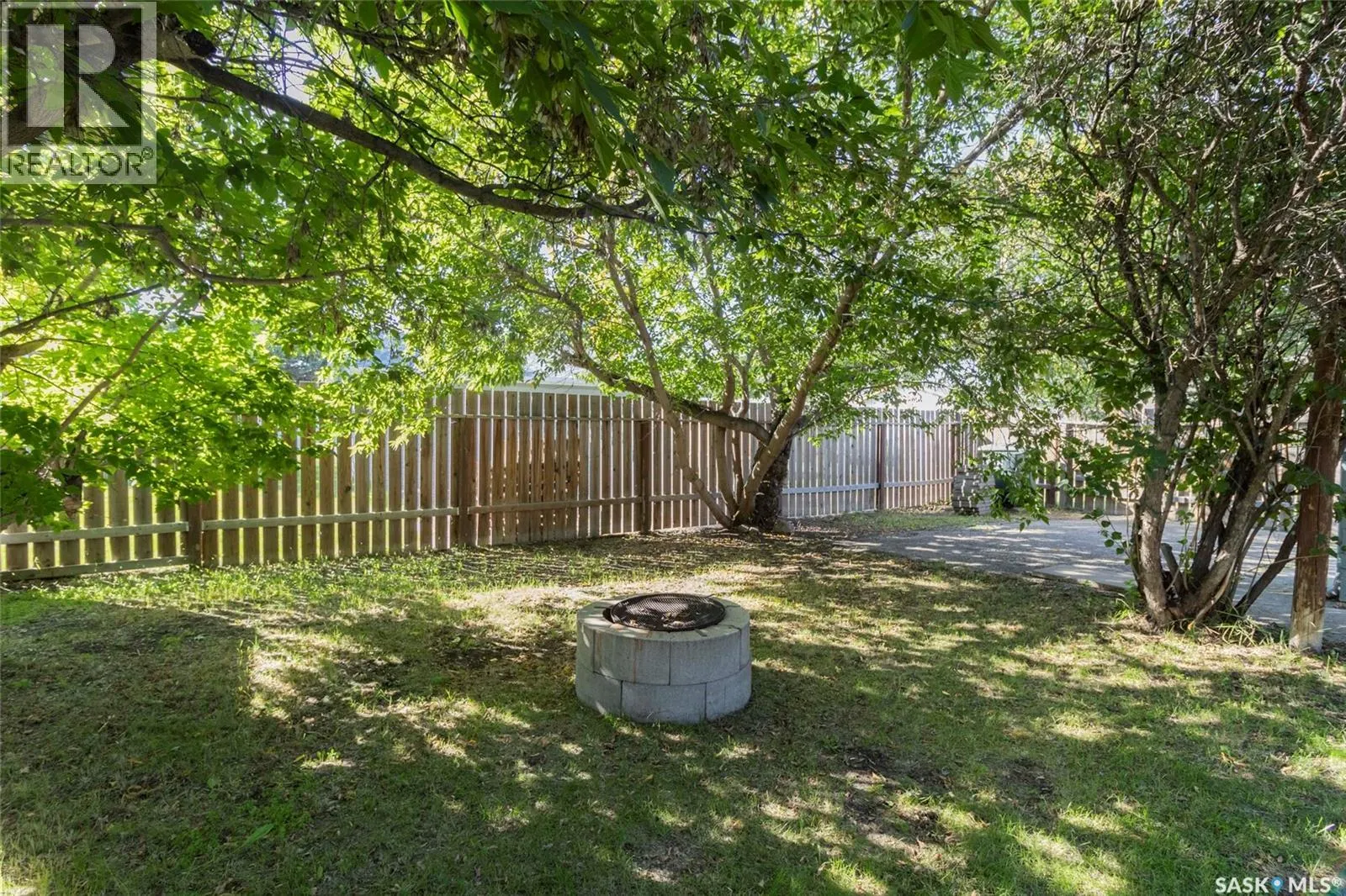 217 2nd STREET E