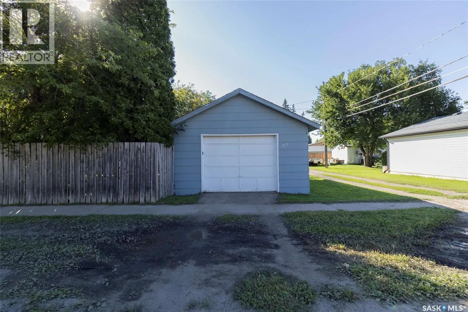 217 2nd STREET E