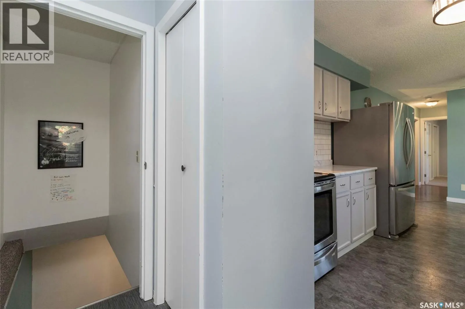 217 2nd STREET E