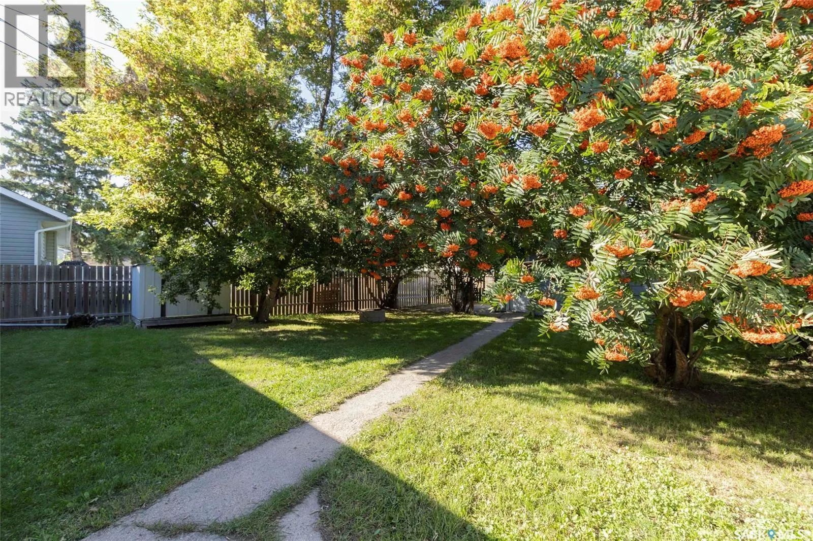217 2nd STREET E