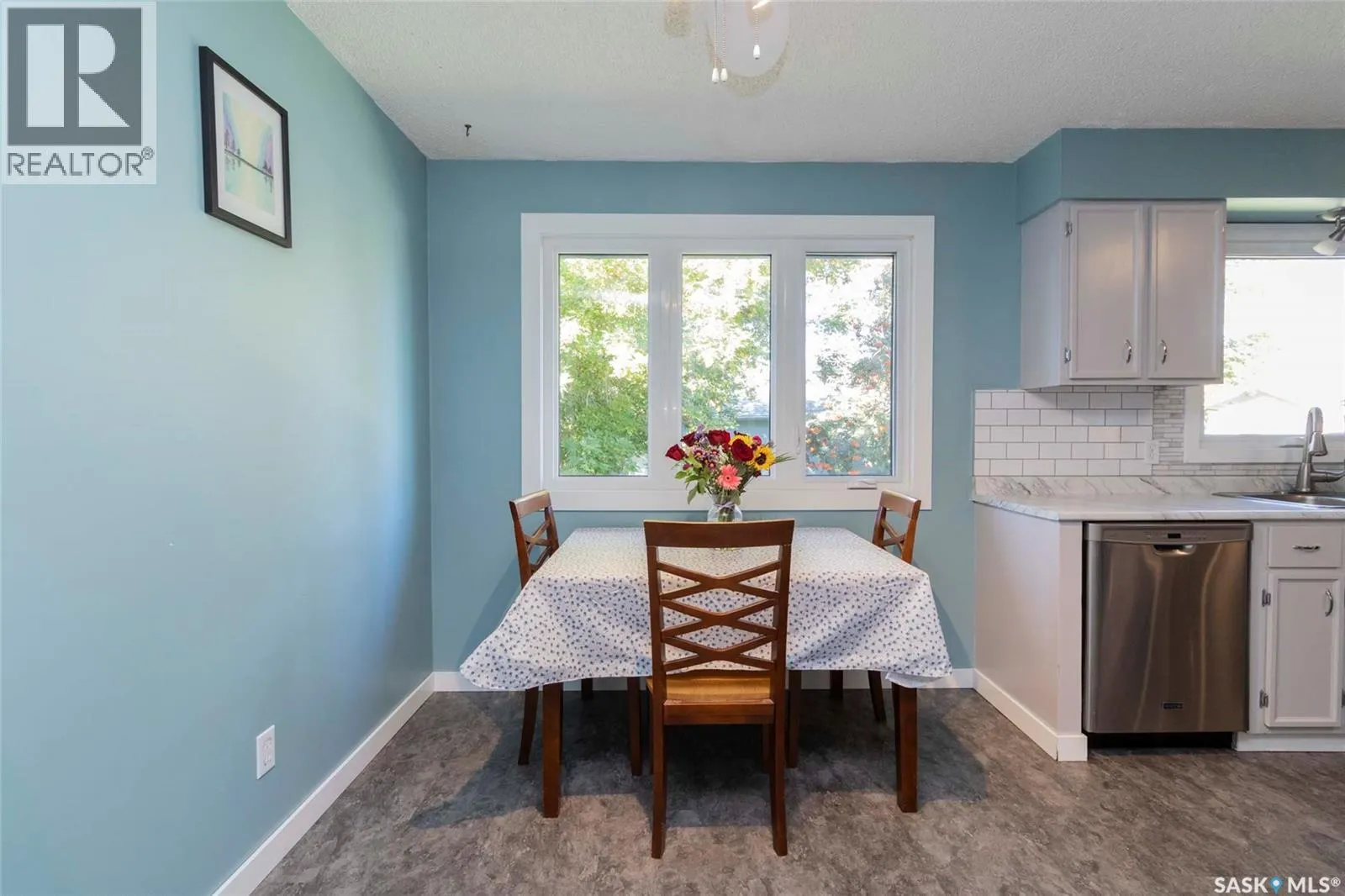 217 2nd STREET E