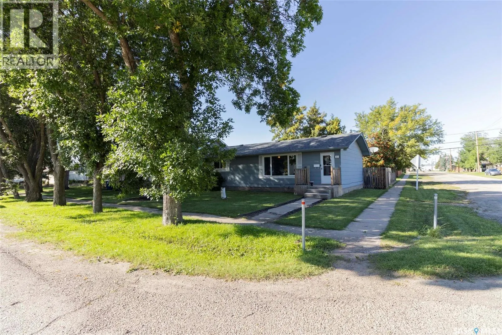 217 2nd STREET E