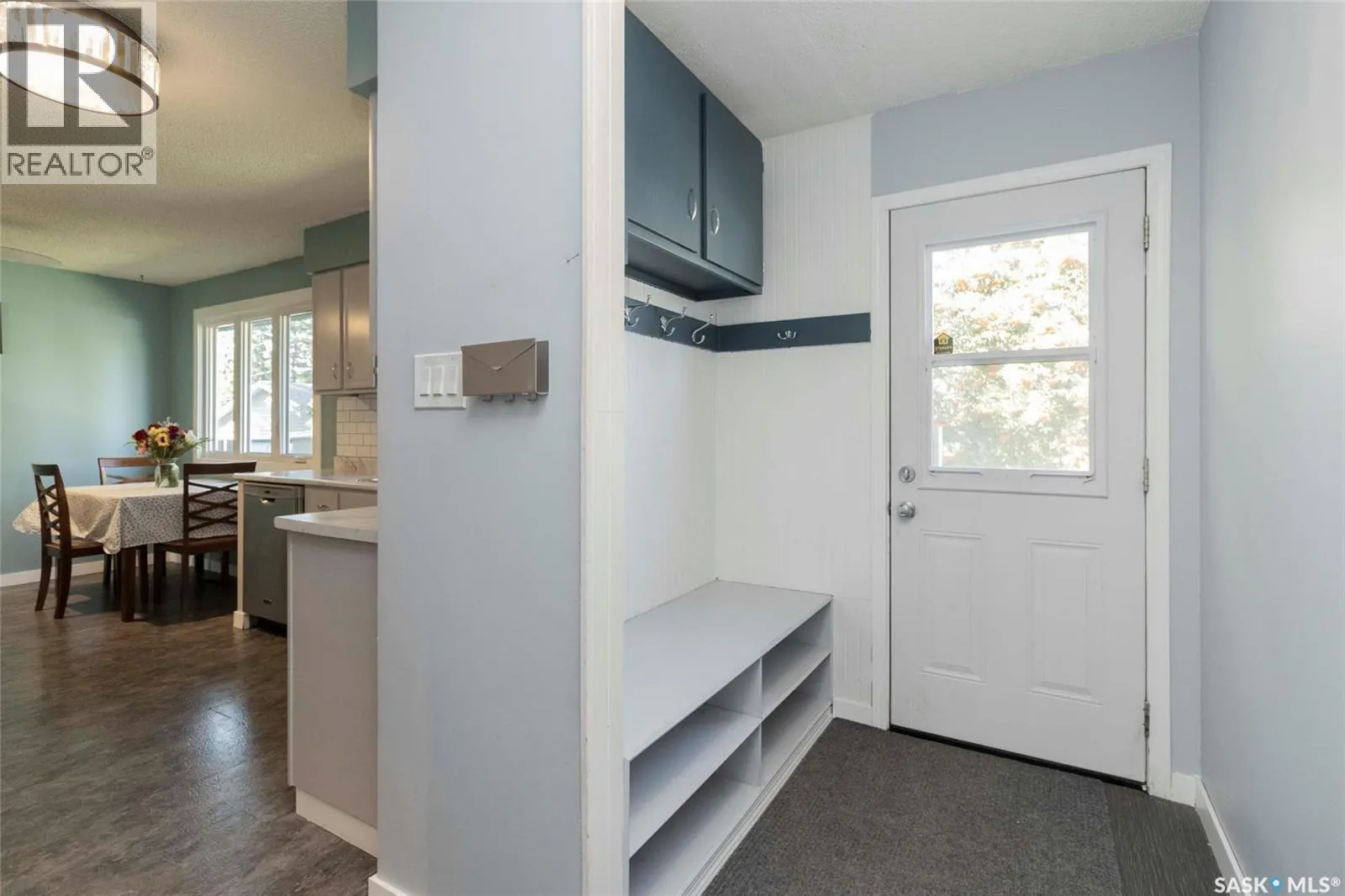 217 2nd STREET E