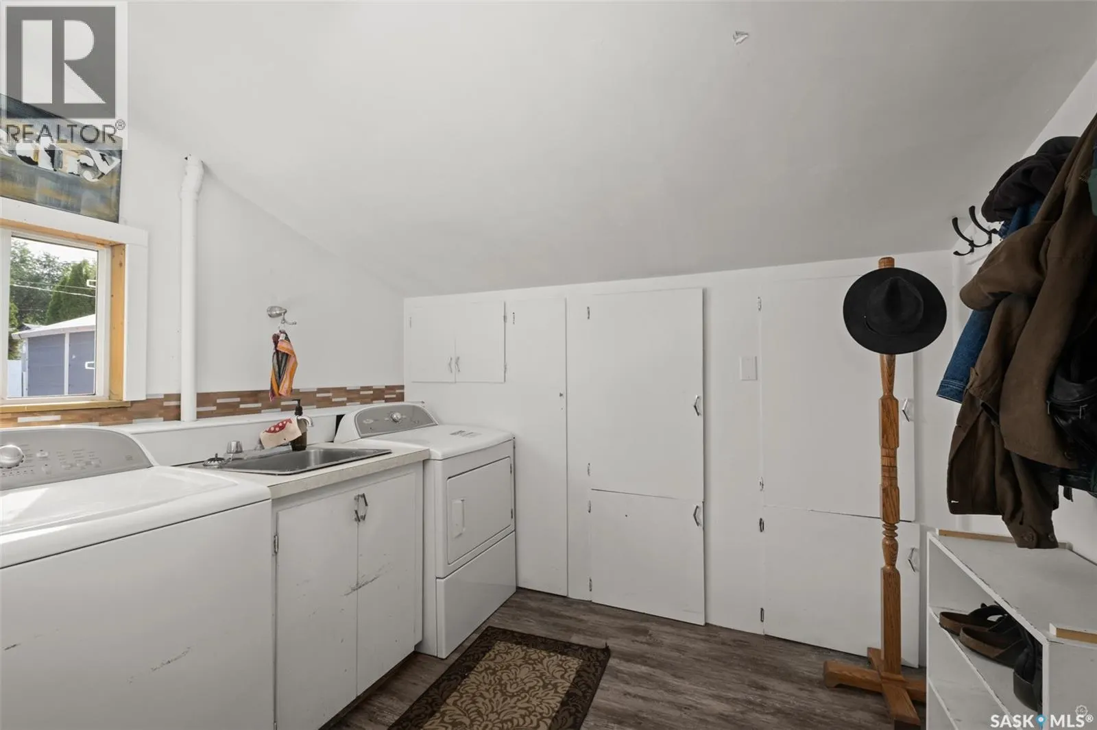 745 4th STREET E