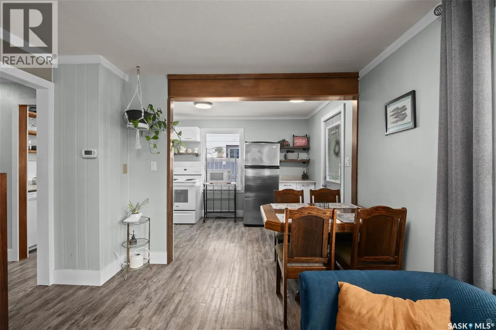 745 4th STREET E