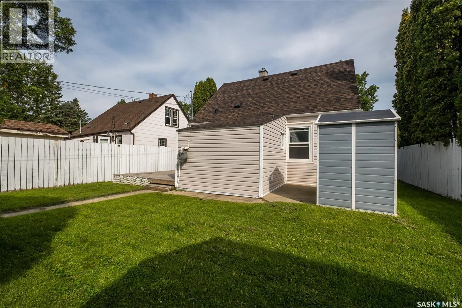 745 4th STREET E
