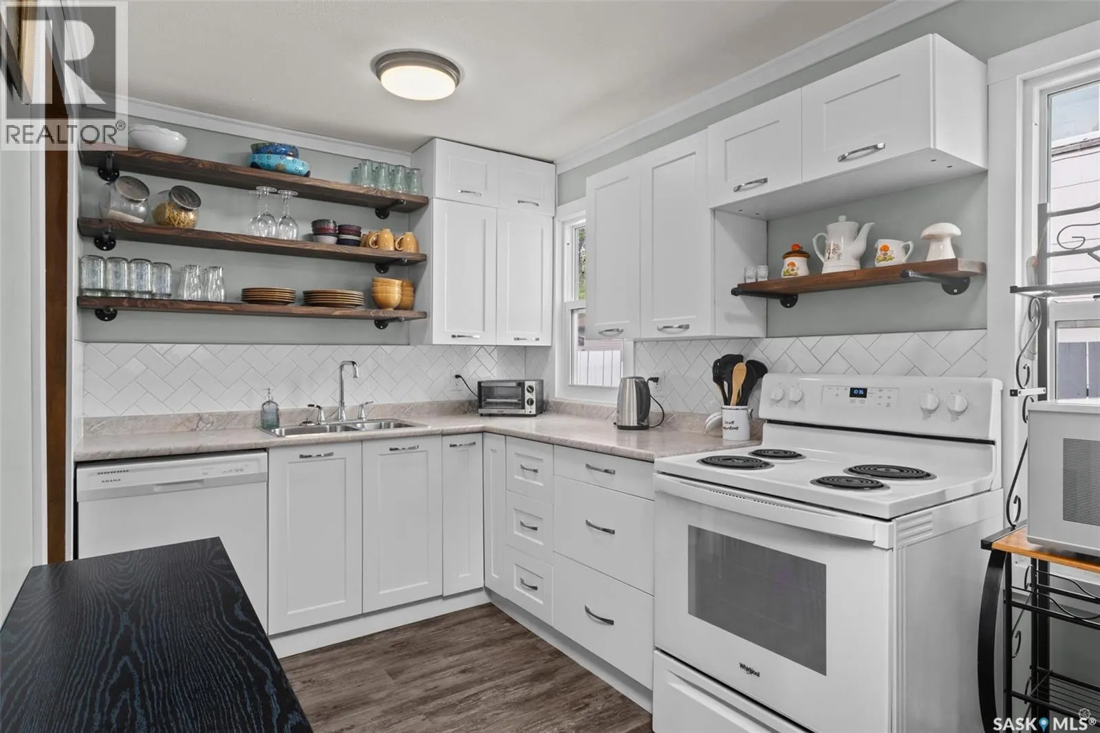 745 4th STREET E