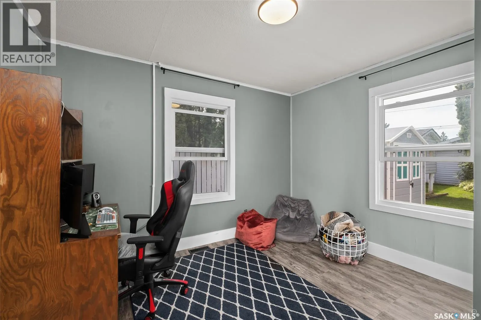 745 4th STREET E