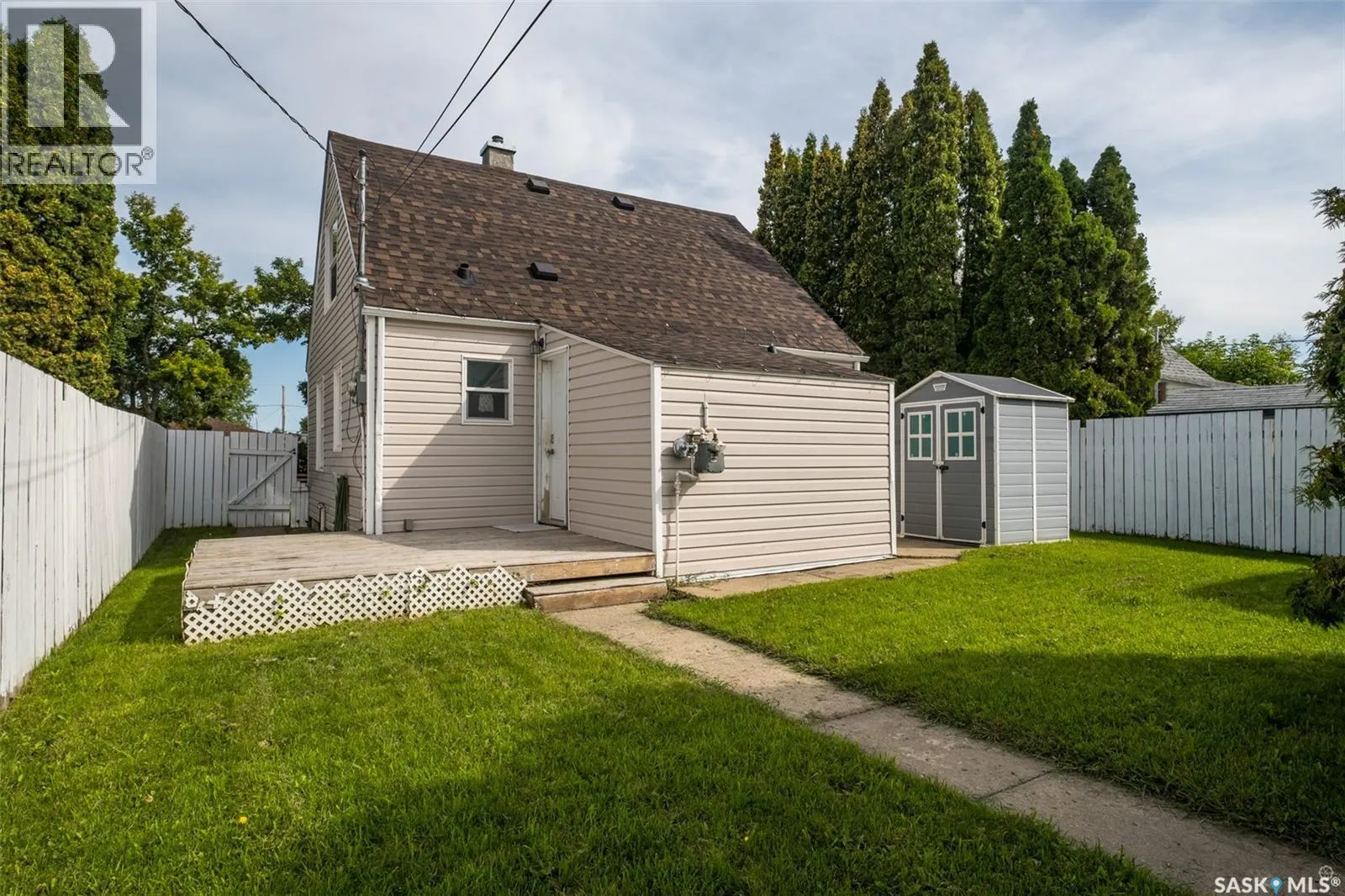 745 4th STREET E