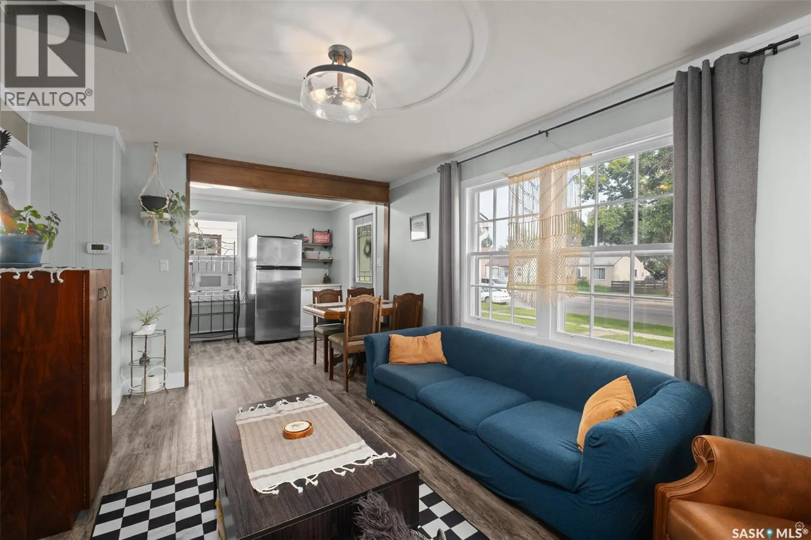 745 4th STREET E