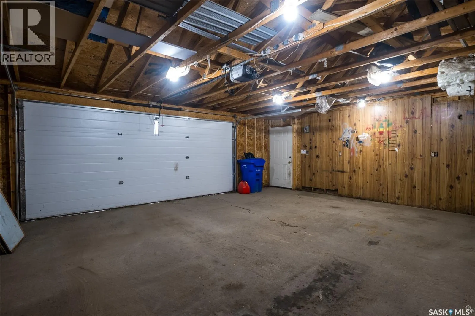 745 4th STREET E