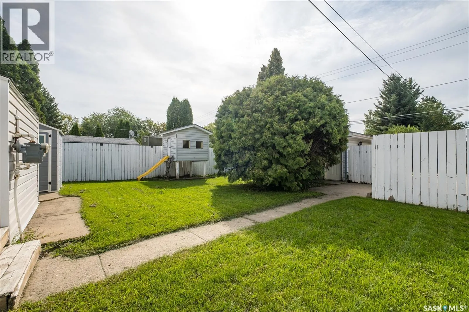 745 4th STREET E