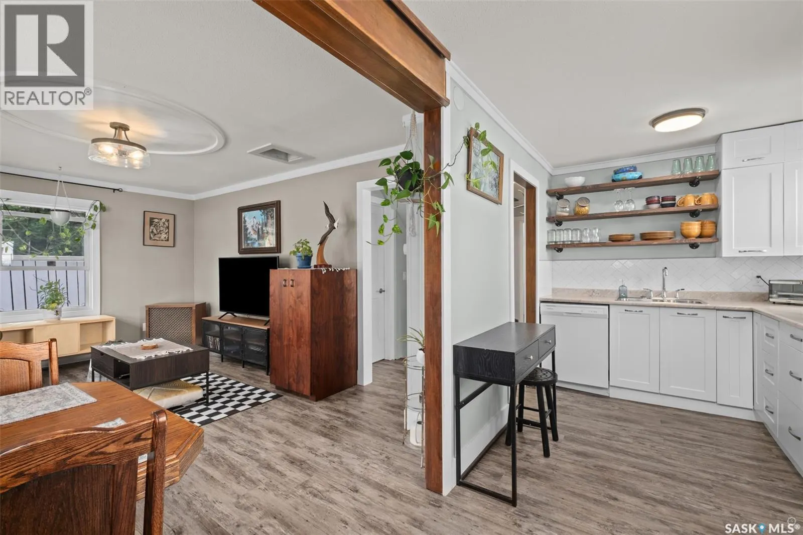 745 4th STREET E