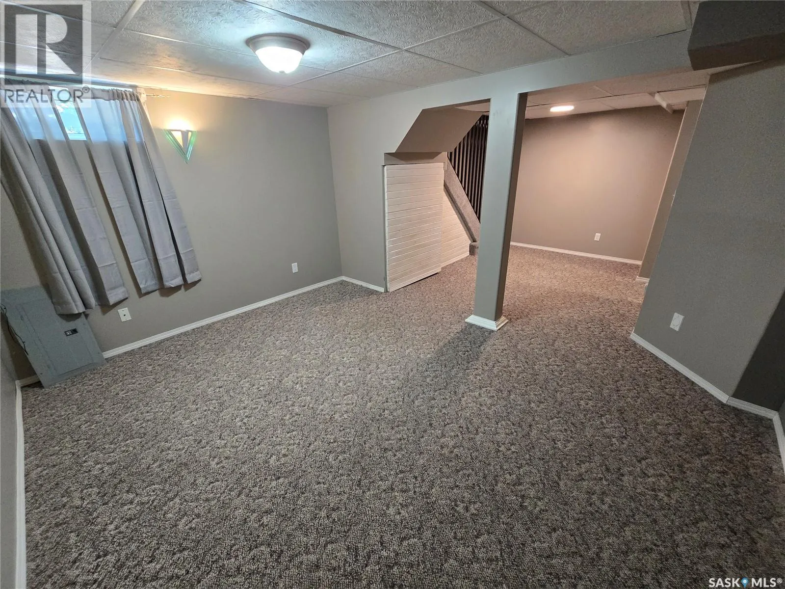 605 Elgin STREET