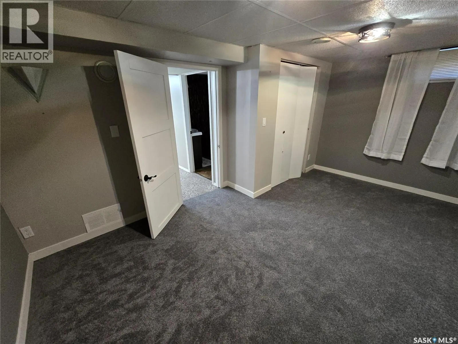 605 Elgin STREET