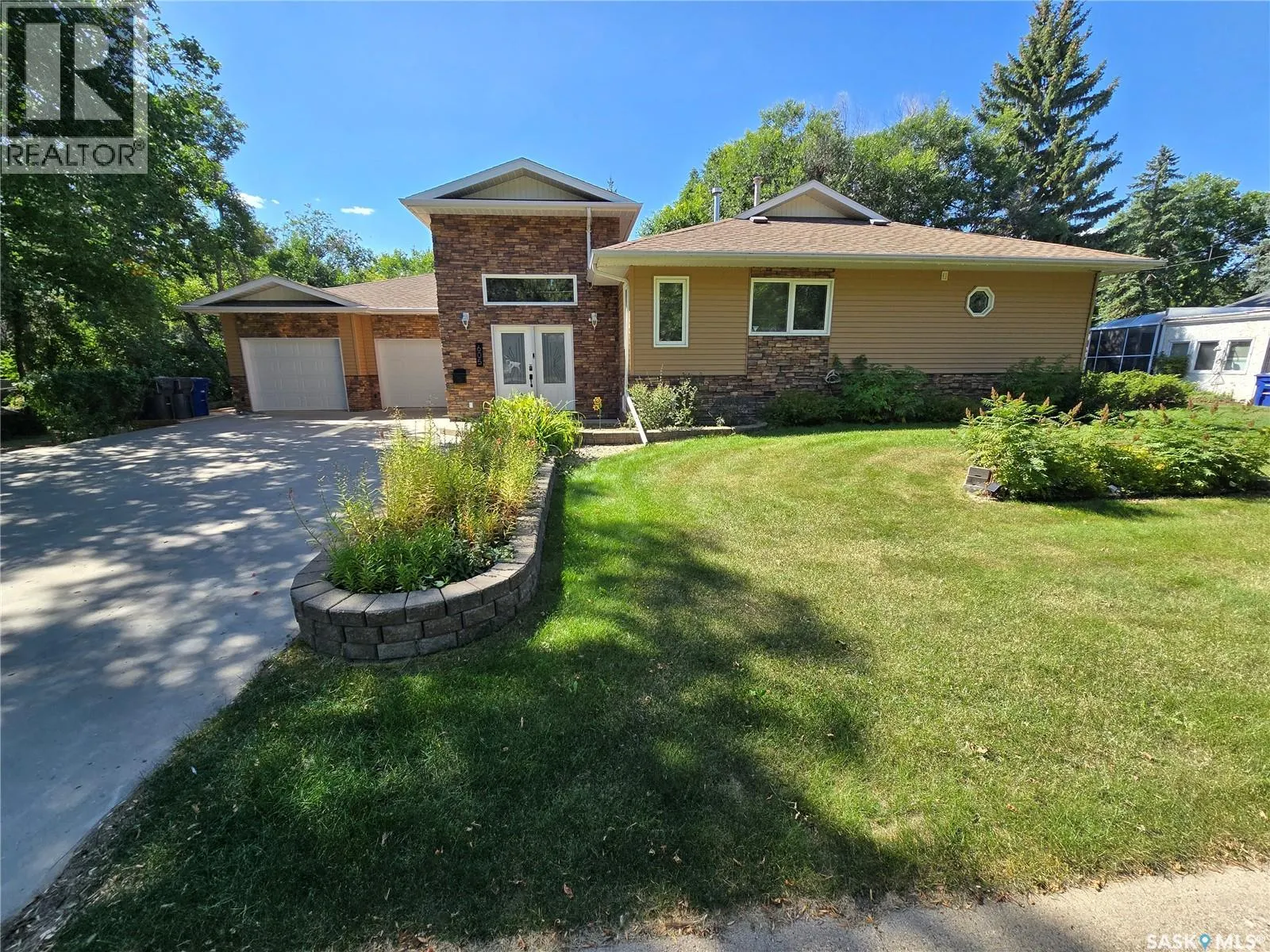 605 Elgin STREET