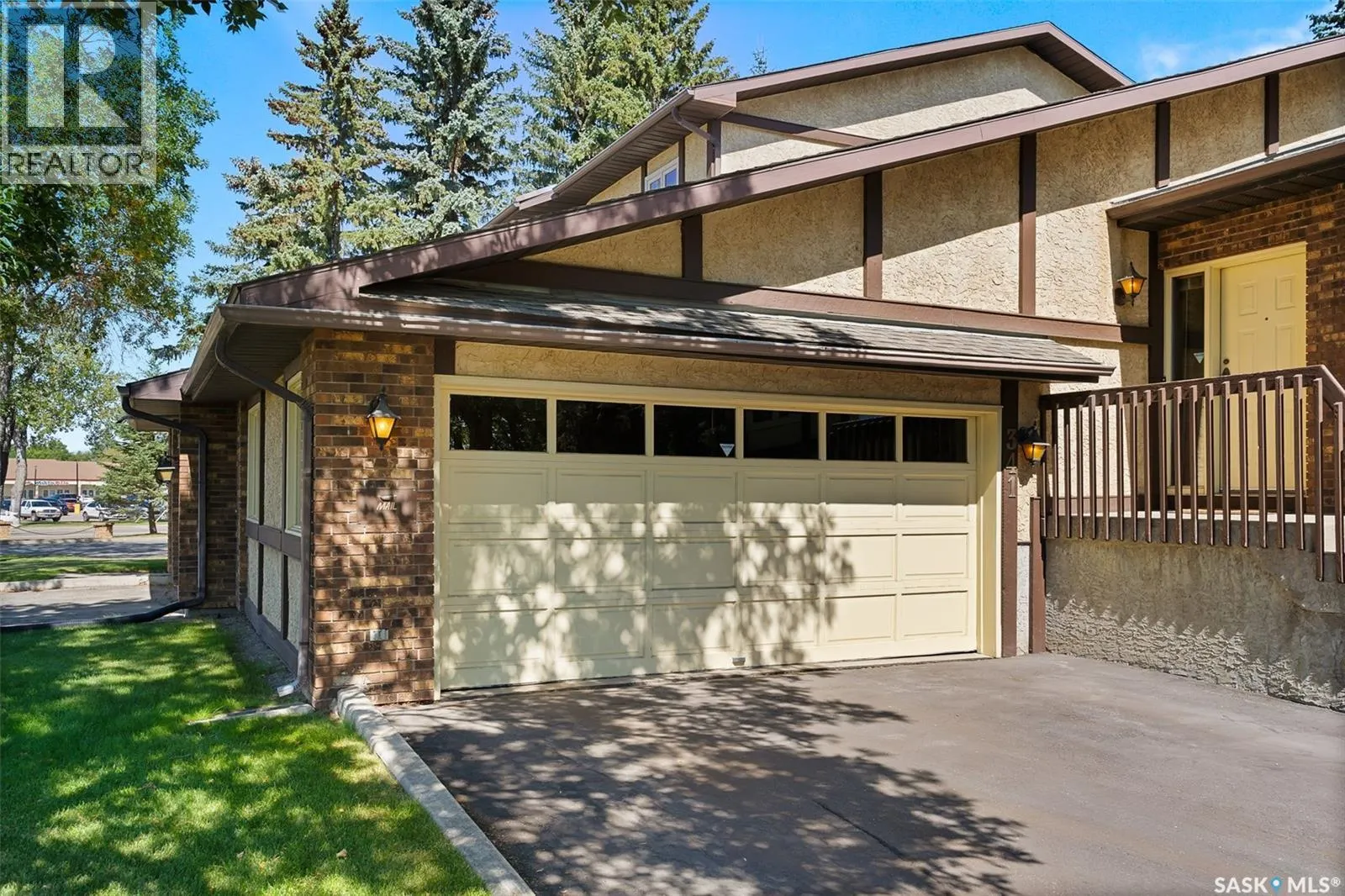 341 Avon DRIVE