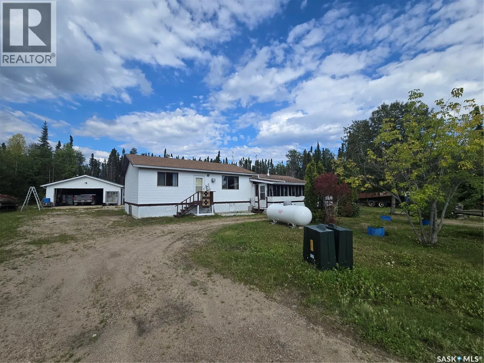 12 Lakeview DRIVE