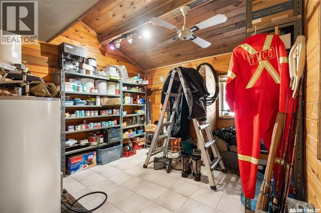 12 Lakeview DRIVE