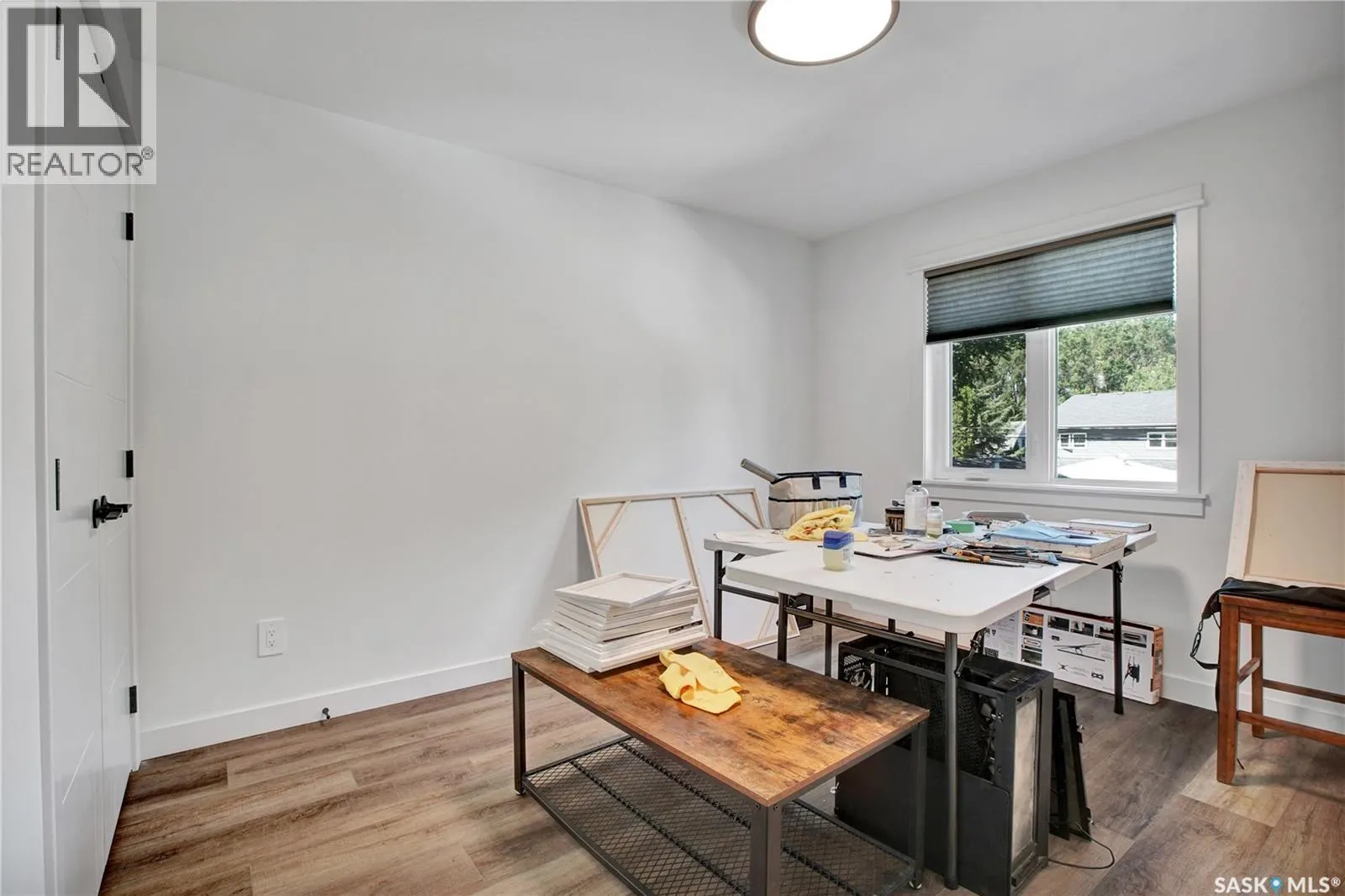 525 4th STREET E