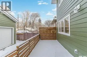 525 4th STREET E