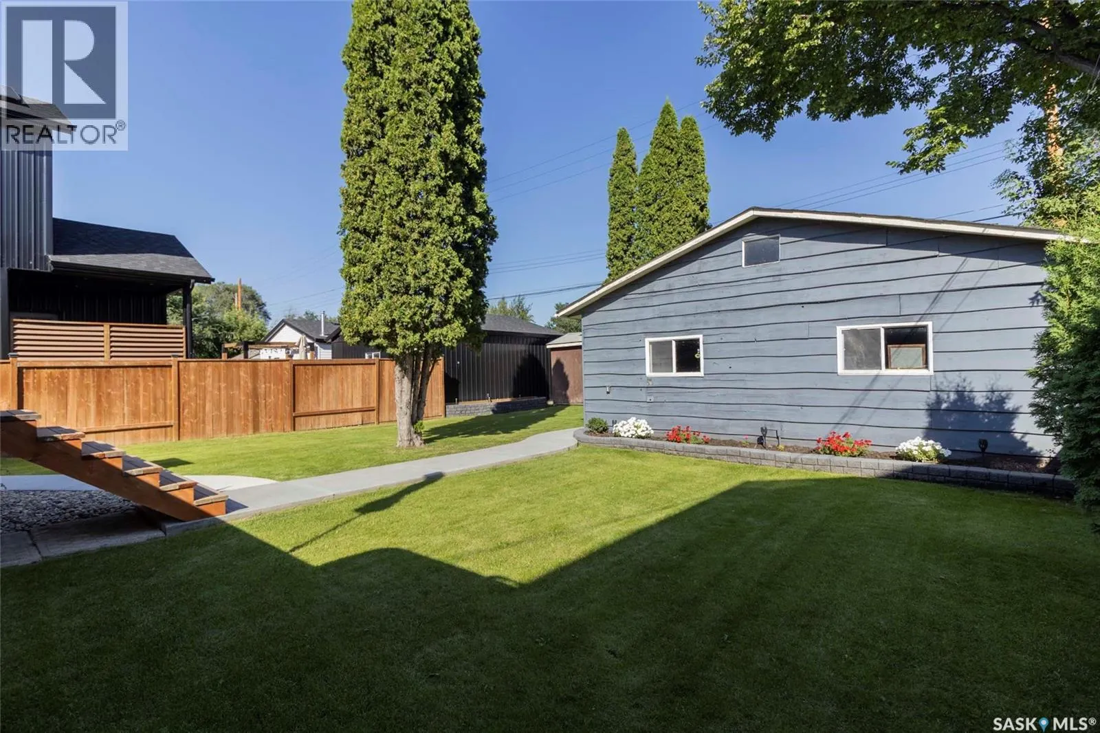 1618 Alexandra AVENUE
