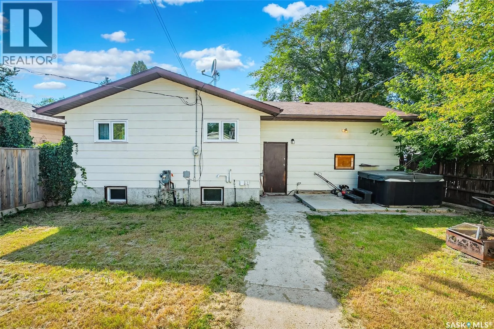 510 M AVENUE N