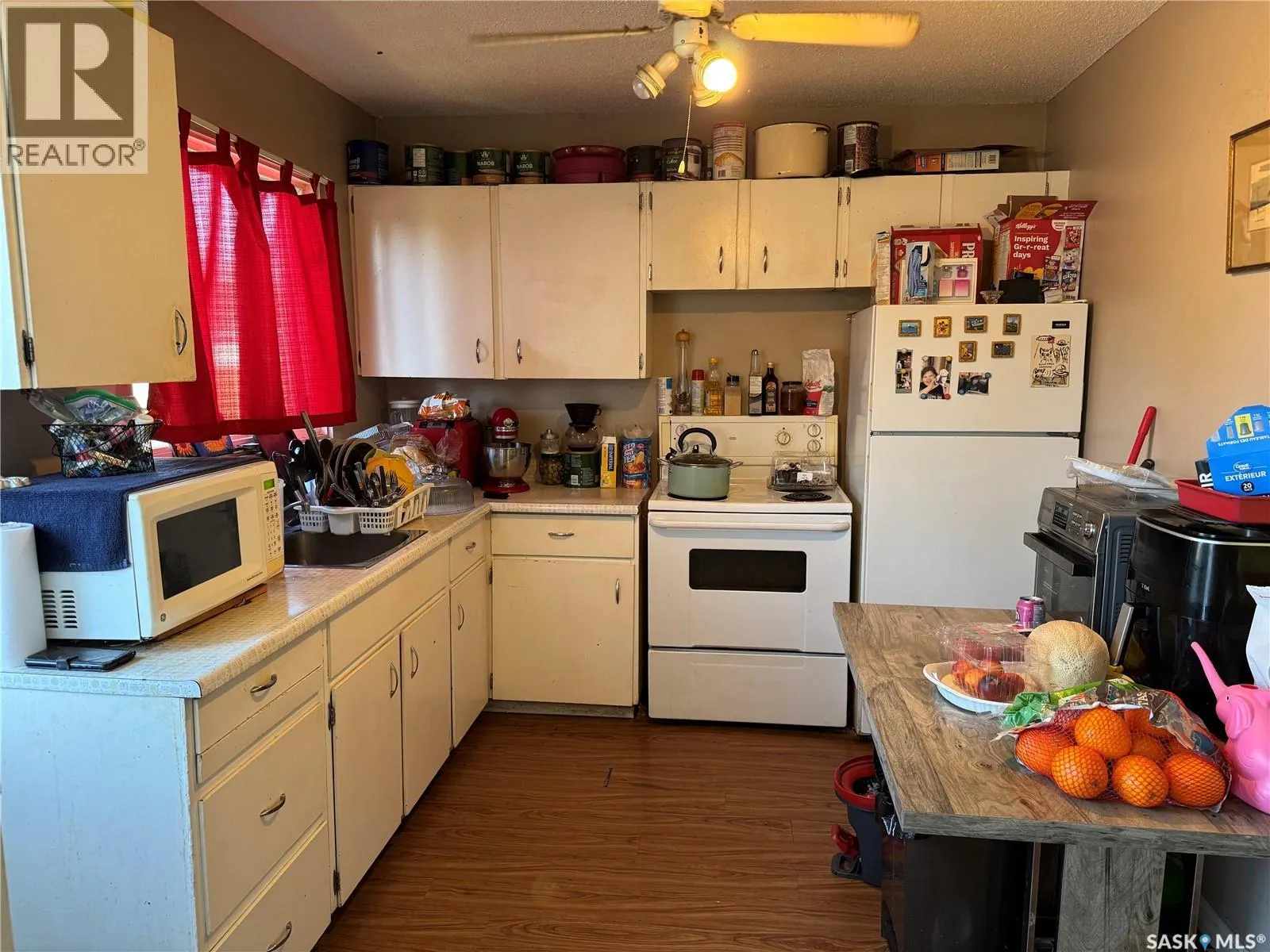 9A & 9B Maple PLACE