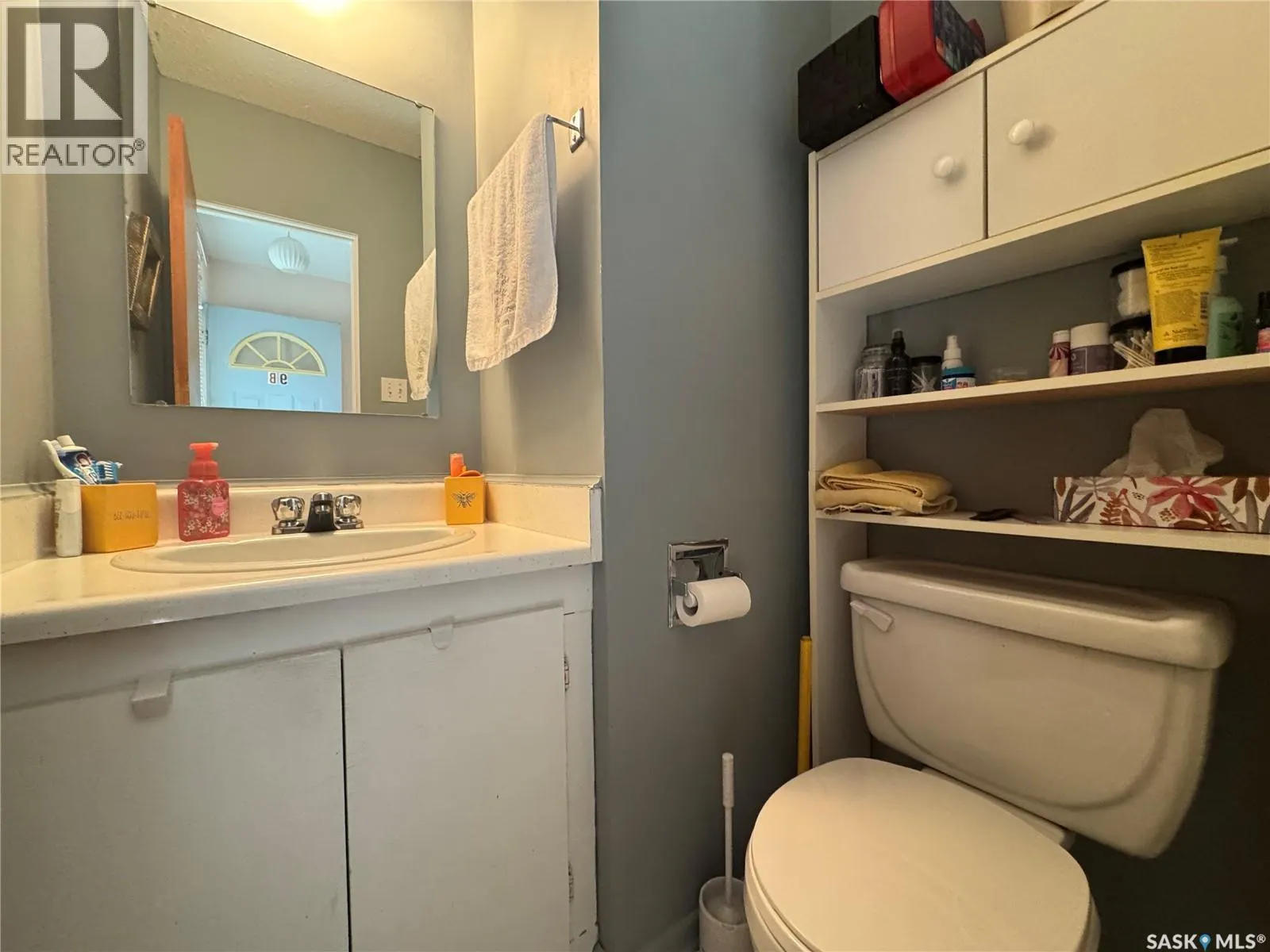 9A & 9B Maple PLACE