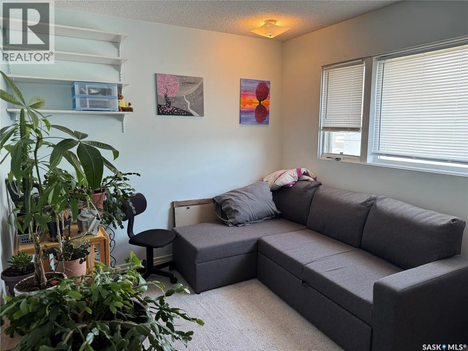 9A & 9B Maple PLACE