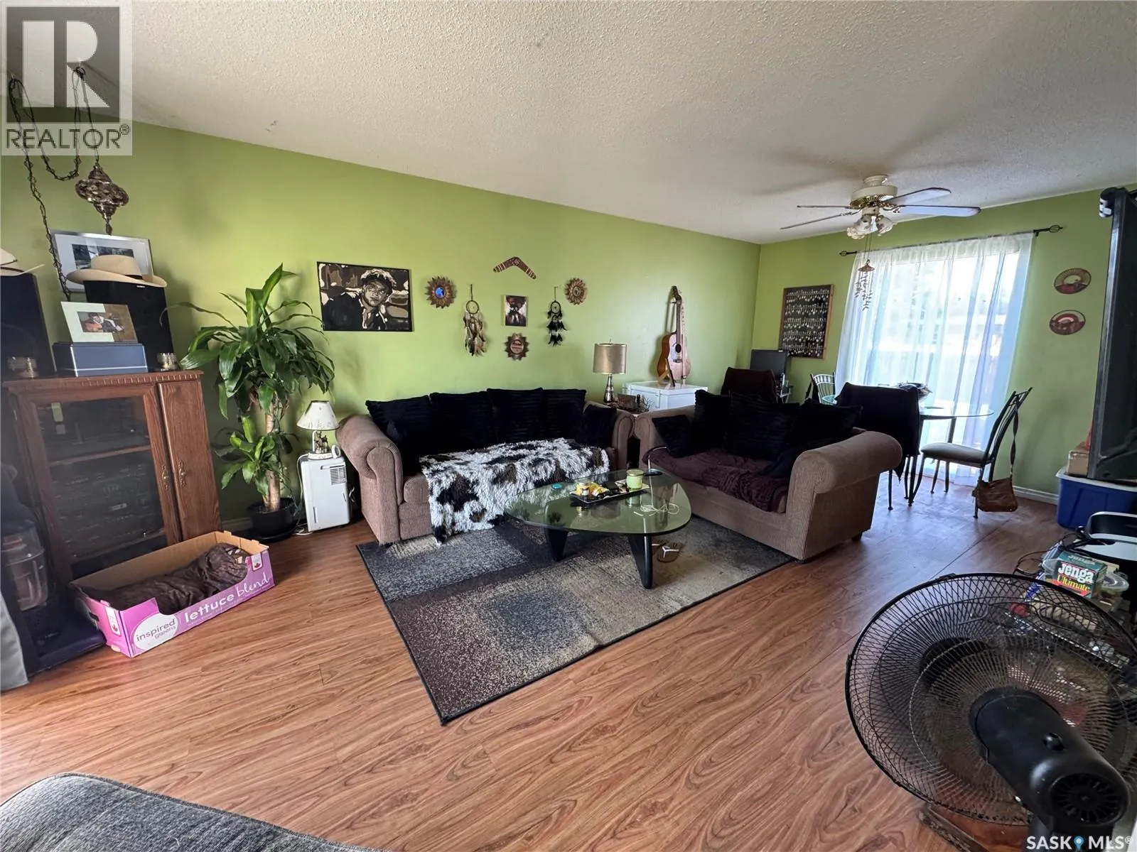 9A & 9B Maple PLACE