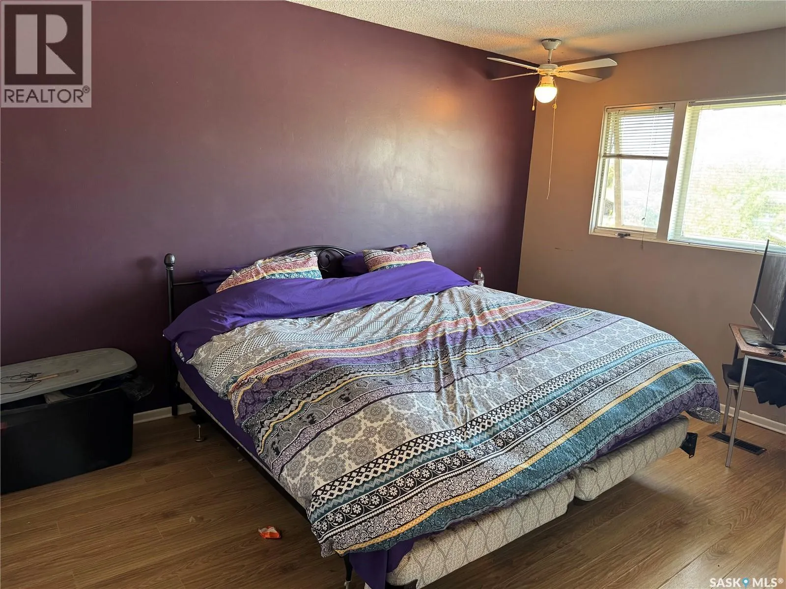 9A & 9B Maple PLACE