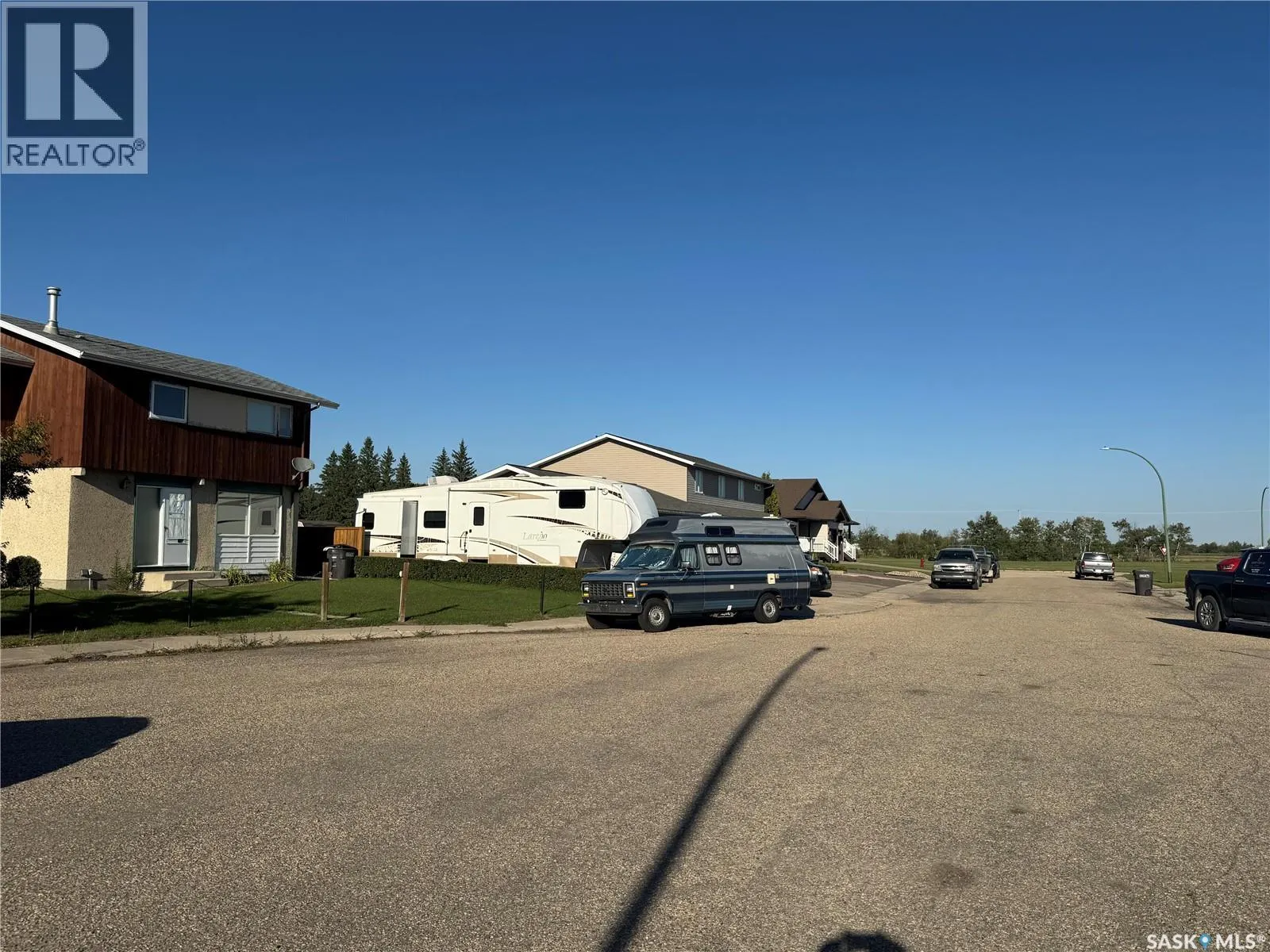 9A & 9B Maple PLACE