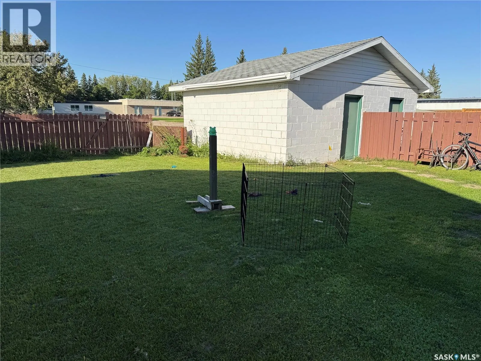 9A & 9B Maple PLACE