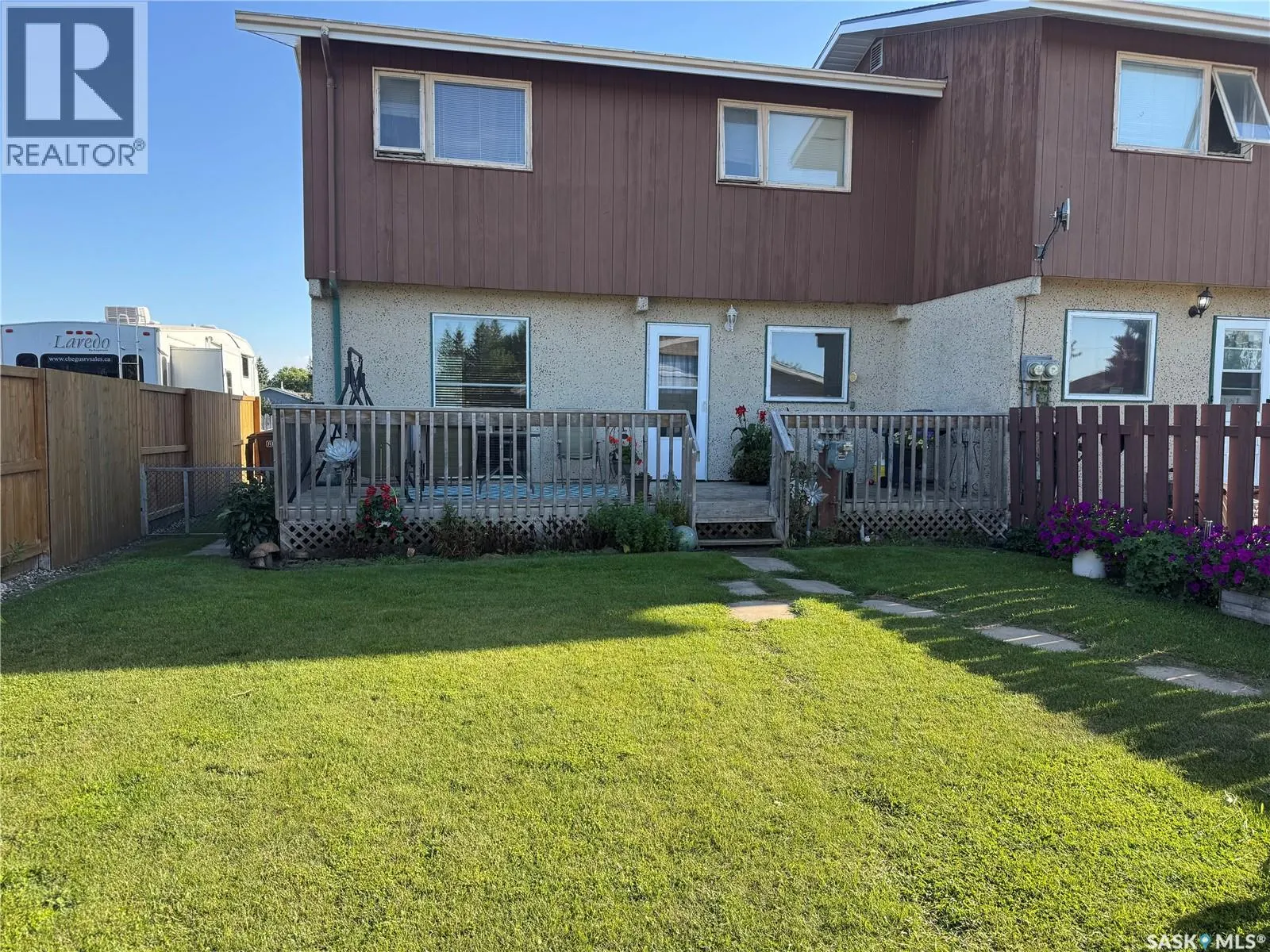 9A & 9B Maple PLACE