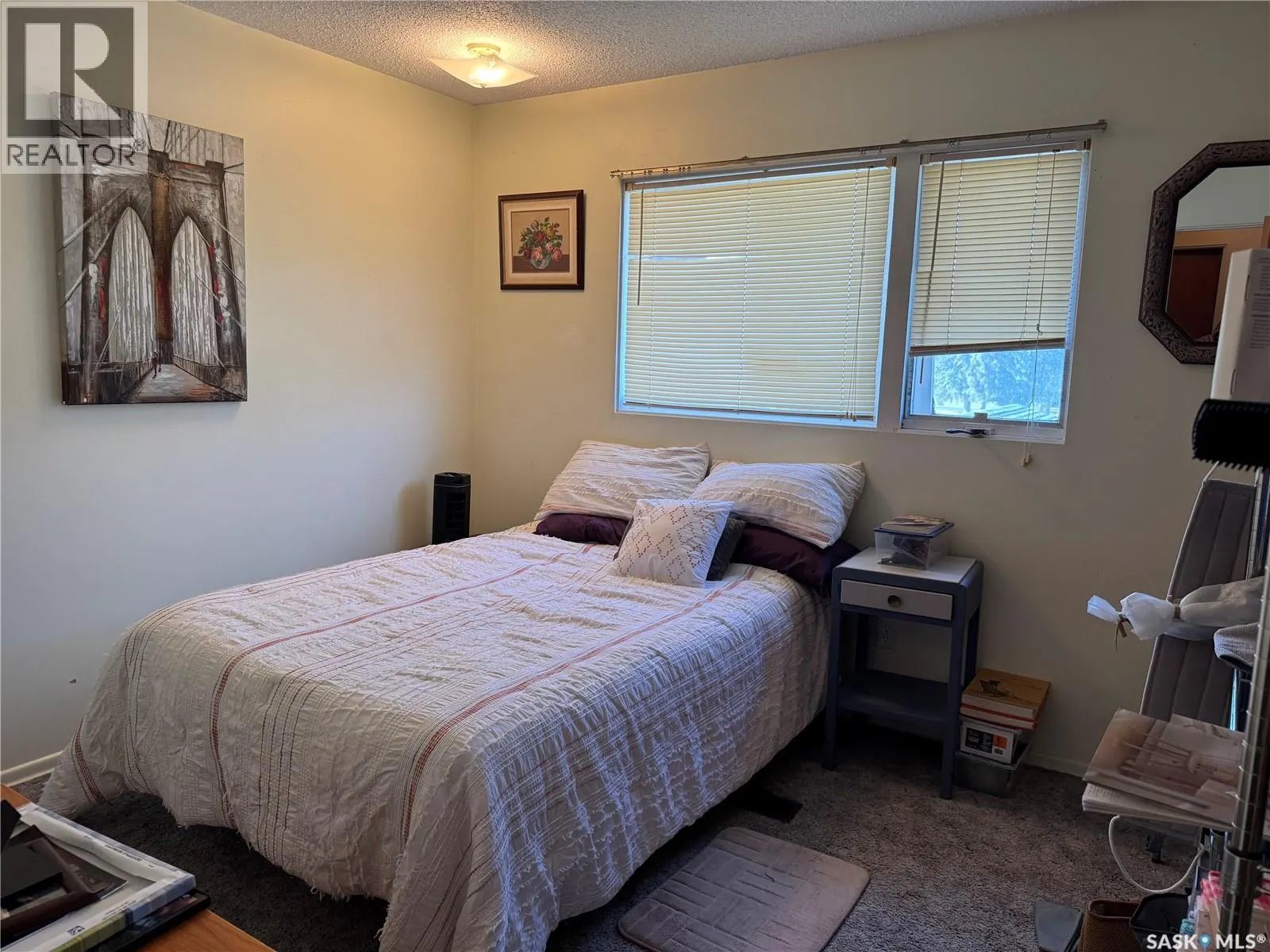 9A & 9B Maple PLACE
