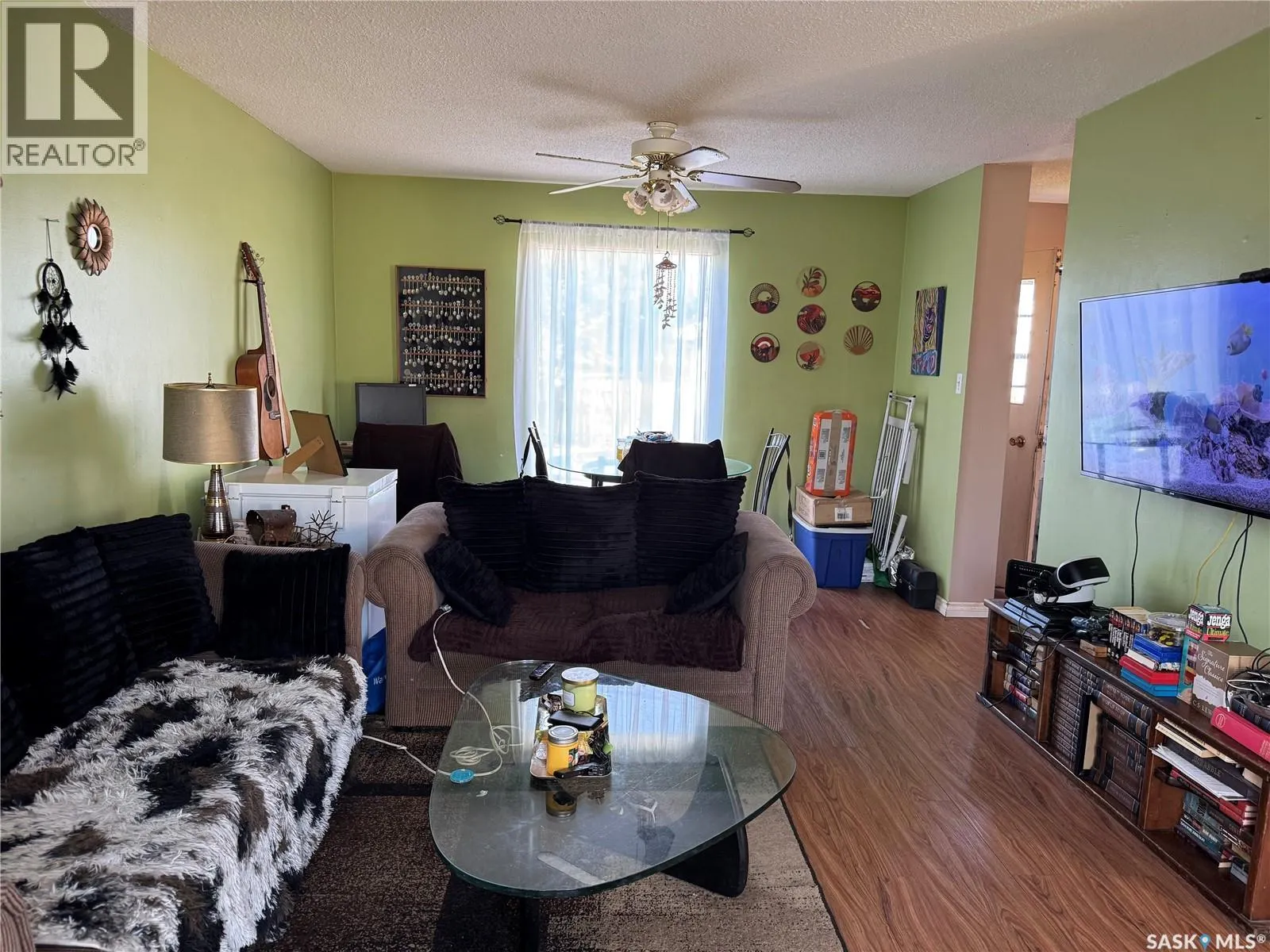9A & 9B Maple PLACE