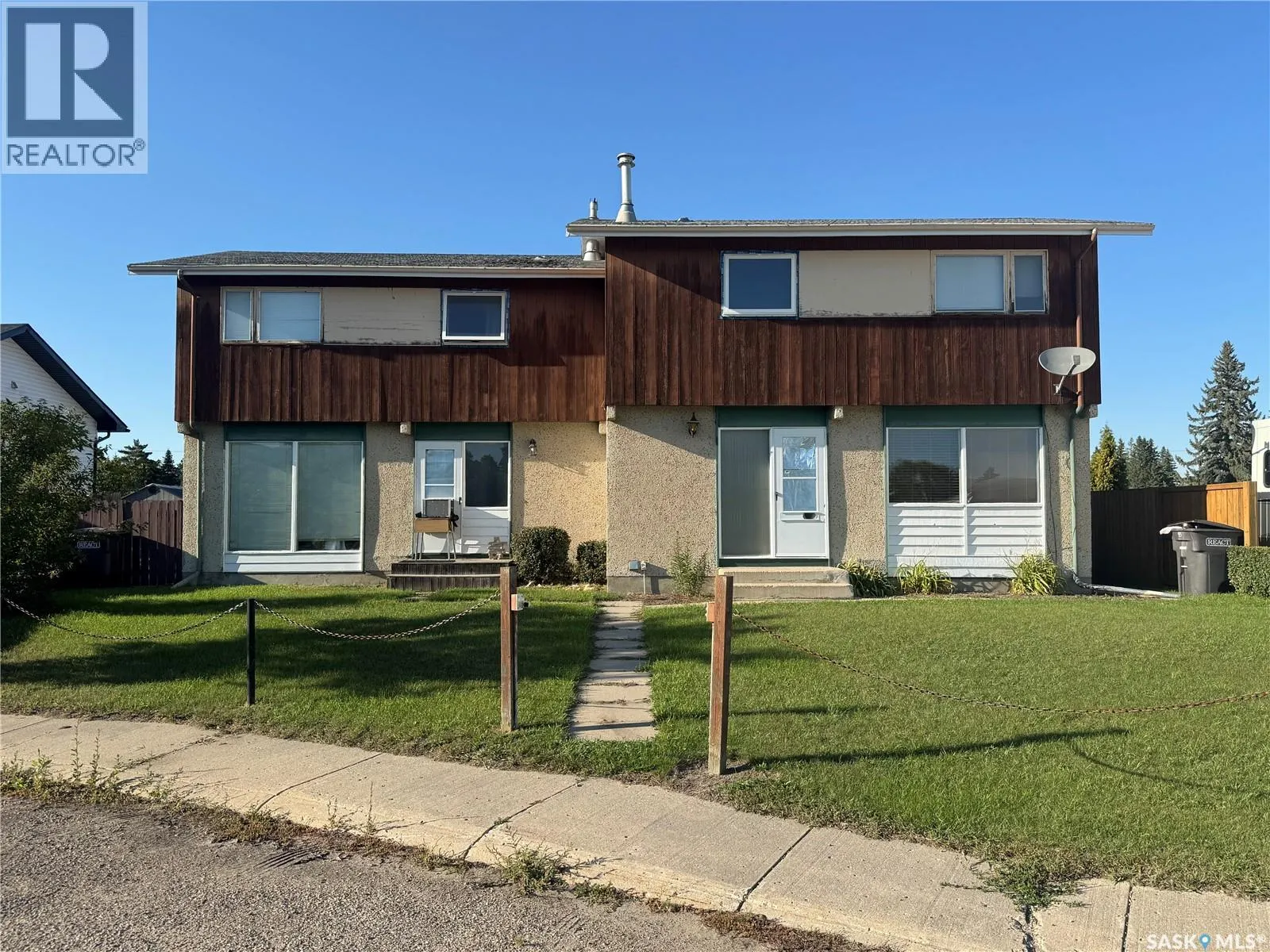 9A & 9B Maple PLACE