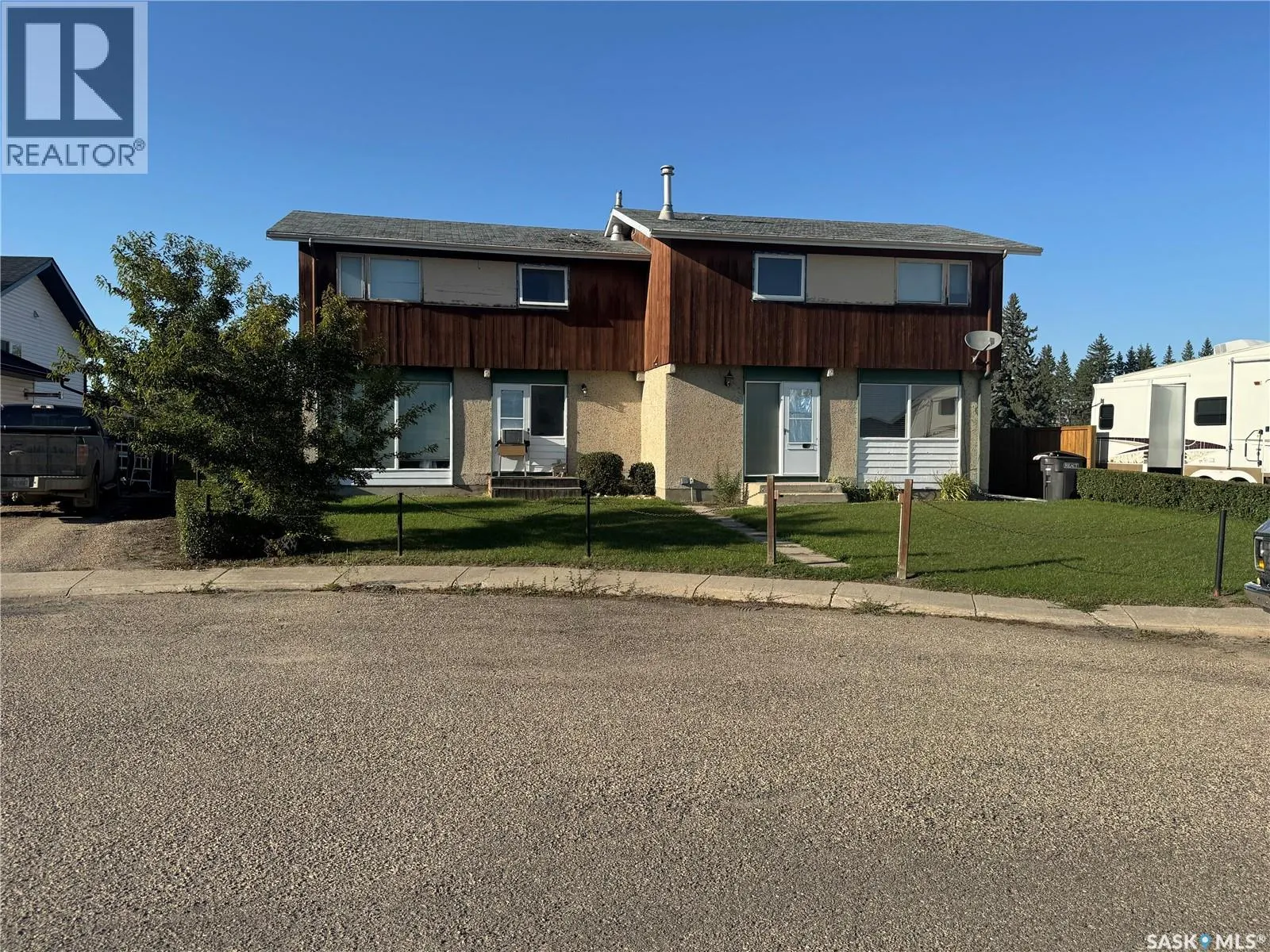 9A & 9B Maple PLACE