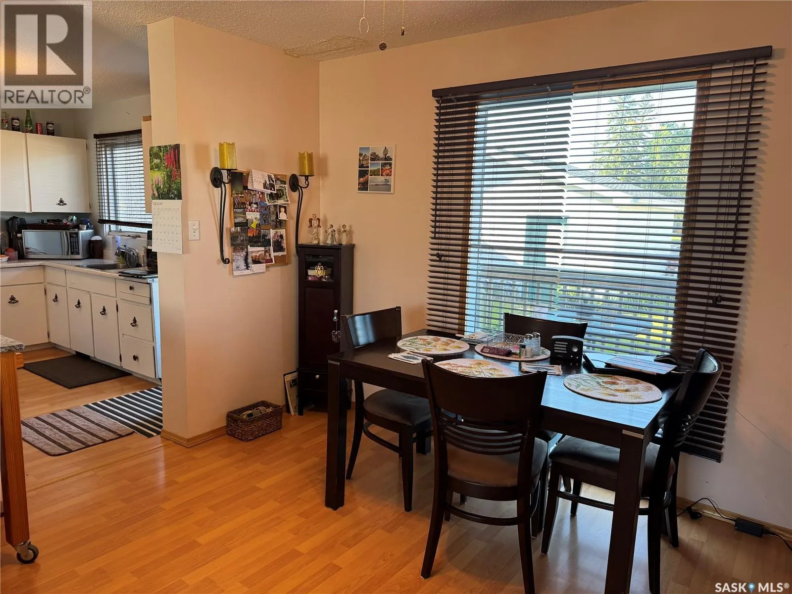 9A & 9B Maple PLACE