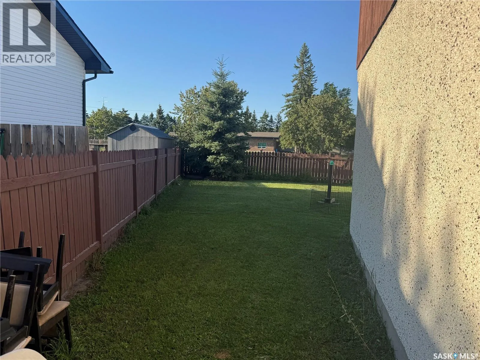 9A & 9B Maple PLACE