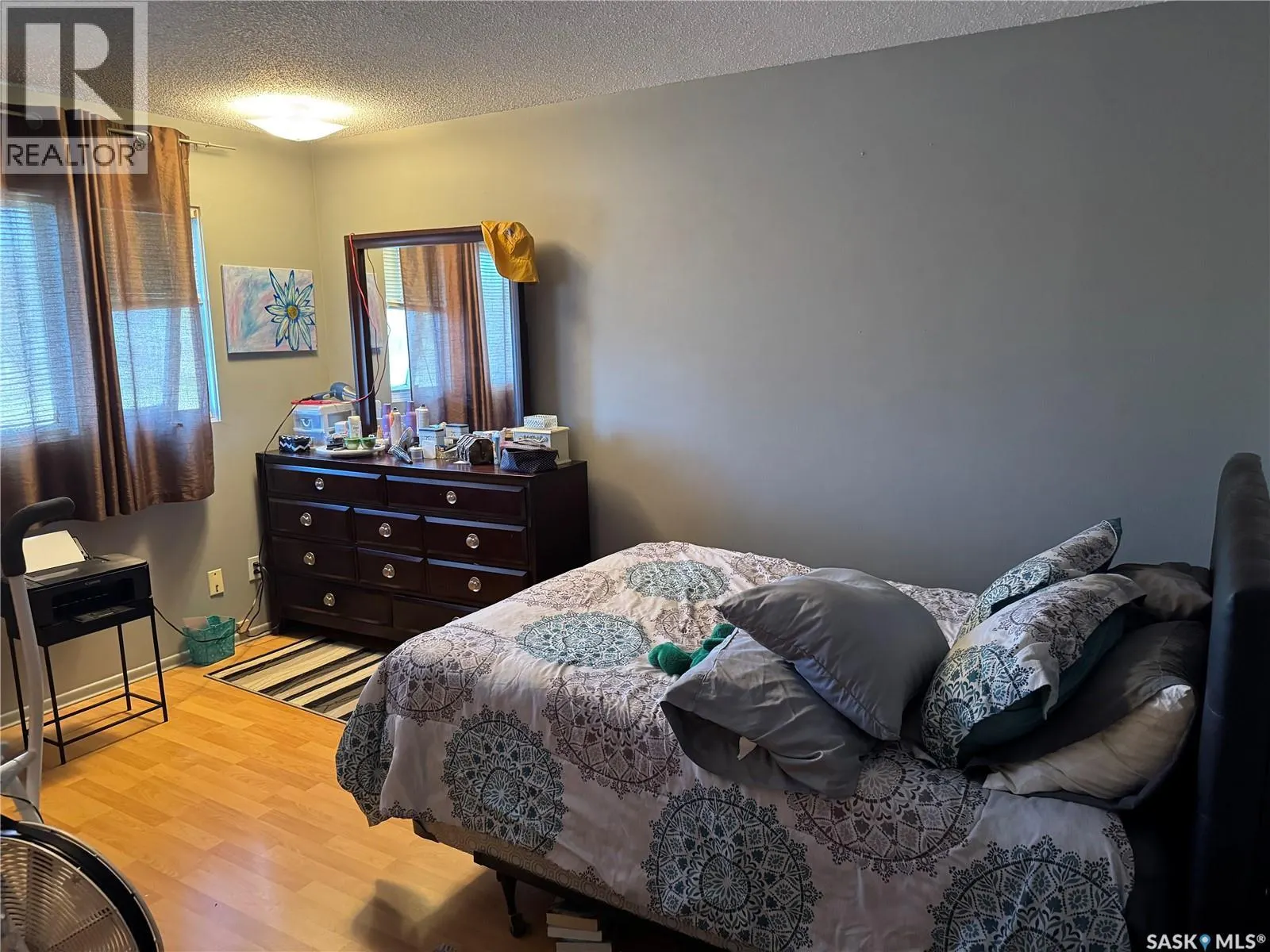9A & 9B Maple PLACE